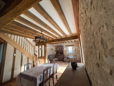 Maison en pierres de 4 chambres dont une en dépendance, proche du centre de SAINTE MARIE DE RE 17740