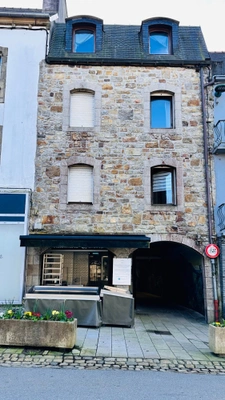 Cocon de Charme sous les Toits : Studio de Standing avec Vue Imprenable sur la Place de l'Église