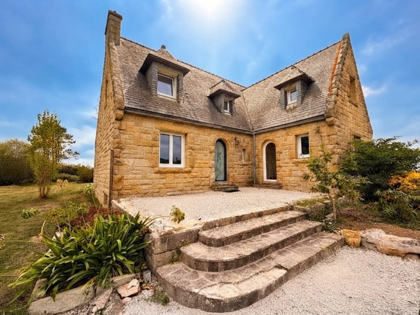 Charme Néo-Breton et Nature : Maison Familiale de 5 Chambres sur 8 000 m²