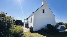 VUE MER, Anse de GOULIEN , maison d’architecte rénovée avec vue dégagée