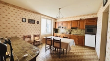 À vendre – CAMARET-SUR-MER  Spacieuse maison traditionnelle à deux pas des plages et du centre-ville