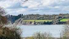 Entre Terre et Mer : L’Élégance de la Pierre à 15 minutes de Brest