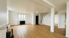 VUE MER, Anse de GOULIEN , maison d’architecte rénovée avec vue dégagée