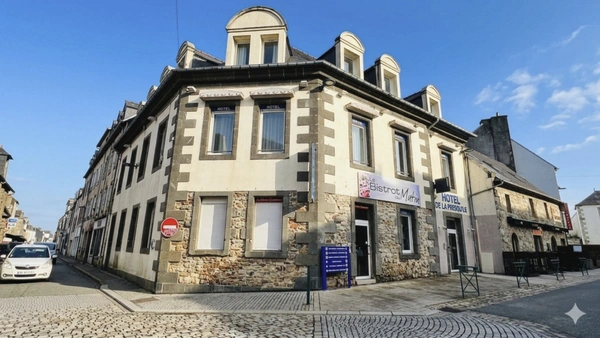 OPPORTUNITÉ COMMERCIALE & PATRIMONIALE UNIQUE AU CŒUR DE CROZON