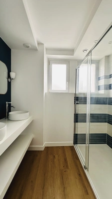 VUE MER, Anse de GOULIEN , maison d’architecte rénovée avec vue dégagée