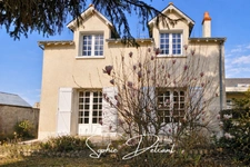 RARE À MONTLOUIS-SUR-LOIRE (37)– Charmante maison familiale au cœur de la ville 
