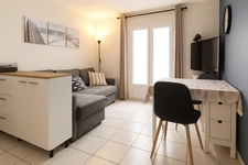 SOUS-OFFRE Coup de cœur à 50 mètres de l’océan – T2 rénové avec loggia, terrasse & garage