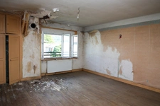 A proximité de la Belgique et du Luxembourg MAISON DE VILLAGE 5 PIECES  164 m² À RÉNOVER – BEAU POTENTIEL !