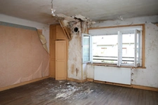 A proximité de la Belgique et du Luxembourg MAISON DE VILLAGE 5 PIECES  164 m² À RÉNOVER – BEAU POTENTIEL !