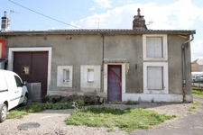 A proximité de la Belgique et du Luxembourg MAISON DE VILLAGE DE 79 m² À RÉNOVER – BEAU POTENTIEL !