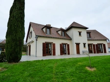 Belle maison traditionnelle de 200 m²  à vendre à BOURBON L'ARCHAMBAULT (03160)