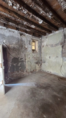 À VENDRE – MOULINS (03) -  2 LOCAUX COMMERCIAUX À AMÉNAGER – 45 000 € FAI 