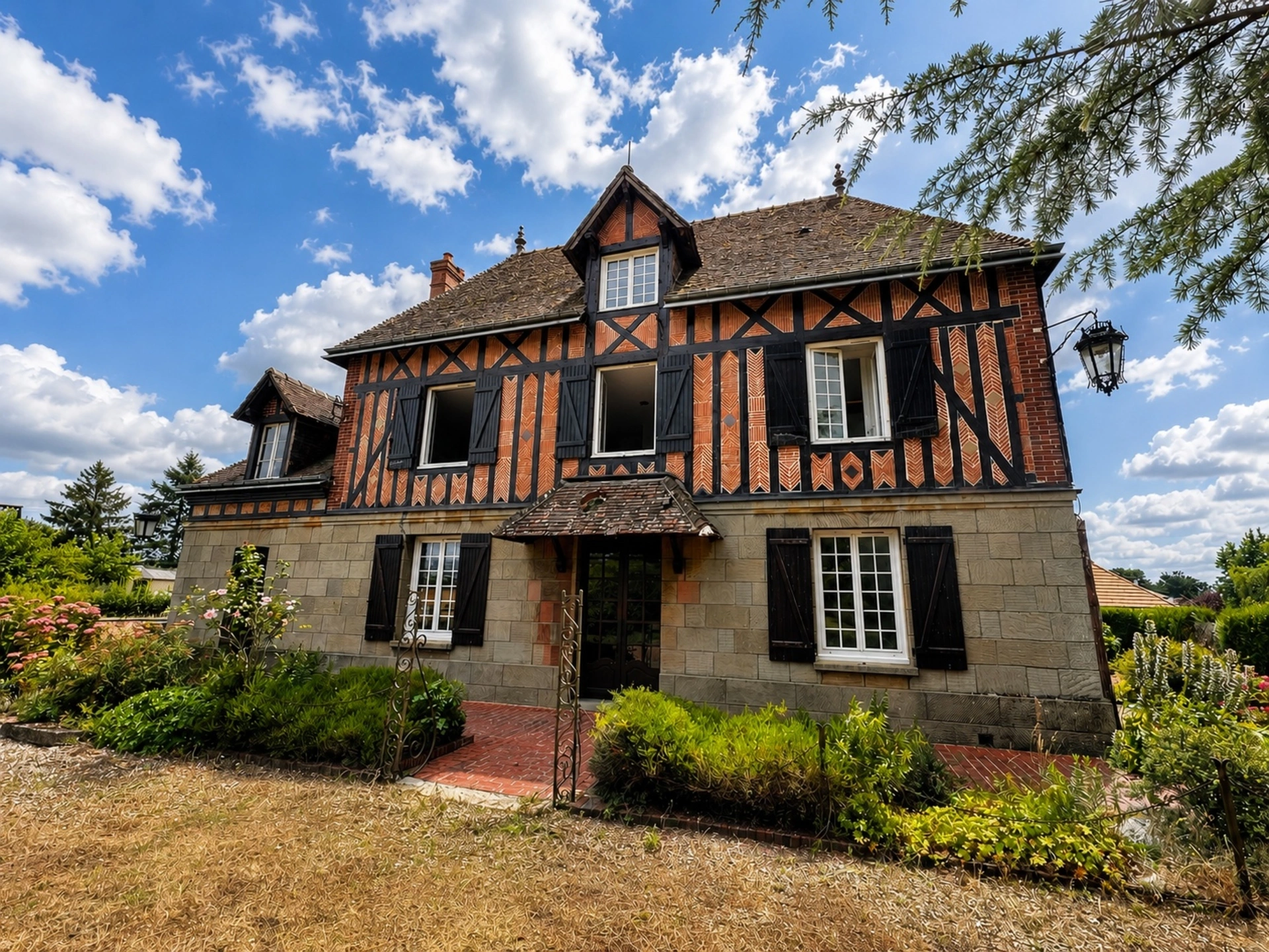 Maison 6 pièces 190 m² · à Bernay · 190 m² · 223 000 €