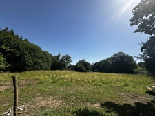 Authentique avec parc, prairie et piscine