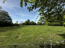 Authentique avec parc, prairie et piscine