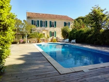 Opportunité rare : Magnifique propriété avec maison principale gites indépendants 8 chambres et piscine, à vendre 11 pièces  (84)
