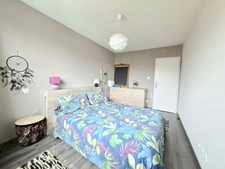 COURNON-D’AUVERGNE – T4 DE 93 m², 2 CHAMBRES, DERNIER ÉTAGE AVEC ASCENSEUR, BALCON, VUE DÉGAGÉE ET PARKING PRIVATIF