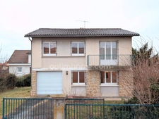 Maison individuelle avec 5 chambres sur 550 m² de terrain- Fort potentiel