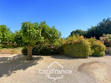 Single-storey property in the countryside with panoramic views, built in 1980, 177m2 house with 3/4 bedrooms on a 2280m2 plot 