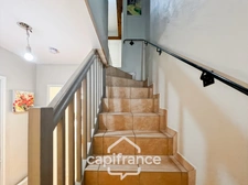 Domaine de Pont Royal, Duplex climatisé T3 de 49m2 situé sur le haut du Village, 2 chambres une double terrasse et une 2ème terrasse , belle exposition, ascenseur, place de parking  