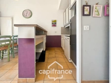 DERNIER ETAGE Domaine de Pont Royal, emplacement et vue remarquable de cet appartement 42 m2,1 chambre, 1 chambre cabine; 2 SDB belle exposition, vue dégagée, grande terrasse 