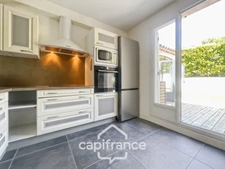 Welcome to your new elegant family villa at Domaine et Golf de Pont Royal, 4 bedrooms, 110 m2, garden 556 m2 