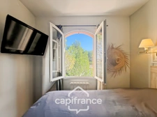 Domaine et golf de Pont Royal, fully renovated 67 m² house with air conditioning, attractive exterior, 2/3 bedrooms, bathroom and shower room, garden, residential swimming pool