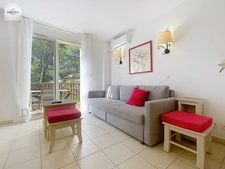 DOMAINE DE PONT ROYAL, 45 m2 house with unobstructed views, two stories, 2 bedrooms, semi-detached on one side, private swimming pool, numbered parking space 