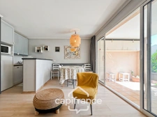 DOMAINE DE PONT ROYAL, Appartement climatisé de 42 m2 en REZ de JARDIN, chambre et chambre-cabine, SDB, Salle d'eau place de parking  