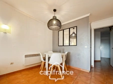 DOMAINE DE PONT ROYAL Furnished top floor apartment with open view 31m2 and 7m2 loggia, 1 double bedroom & bathroom  