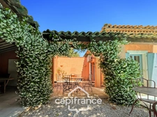 GOLF DE PONT  ROYAL, Villa de plain pied de 127 m² climatisée sur un terrain de 995 m², bordure de fairway, piscine