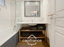 HOTEL DU GOLF  appartement 2ème et dernier étage  rénové et climatisé  de 33 m2 , trou n° 8 , sud ouest , une chambre,  loggia terrasse, salle de bain , wc, piscine résidentielle, place de parking  