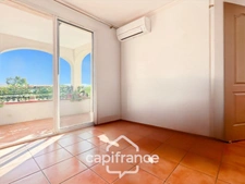 Appartement rare de 44m2 au DOMAINE DE PONT ROYAL / VUE DEGAGEE 1er ETAGE/ 3 CHAMBRES /1 SDB/1 SD'EAU/ PLACE DE PARKING