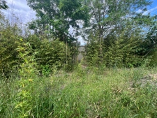 Building plot of 639 m2, marked out, free builder, flat and sunny, village center, not serviced.
