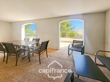 Domaine de Pont Royal, BEAUTIFUL APARTMENT of 58 m2 GROUND FLOOR, DOUBLE TERRACE, UNDERGROUND PARKING, SWIMMING POOL