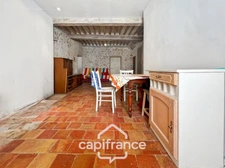 Camps la source, proche de Brignoles maison de village de 148 m2 à terminer plusieurs possibilités  d'aménagement