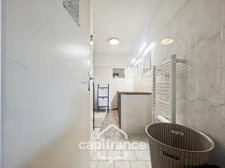 Mas en campagne à vendre 250m² à MOLLEGES, 4 chambres, beaux volumes , terrain 5 000m², piscine,  calme et sérénité   