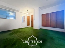 Local polyvalent de 43 m² – Usage mixte habitation & professionnel – Domaine de Pont ROYAL avec sa piscine résidentielle  
