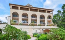 Domaine de Pont Royal, BEAUTIFUL APARTMENT of 58 m2 GROUND FLOOR, DOUBLE TERRACE, UNDERGROUND PARKING, SWIMMING POOL