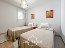  Light, calm, authenticity... A Pont Royal lifestyle. 50m² apartment with hill views, large terrace, 2 real bedrooms, swimming pool, parking space, bicycle garage.