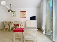 DOMAINE DE PONT ROYAL, 45 m2 house with unobstructed views, two stories, 2 bedrooms, semi-detached on one side, private swimming pool, numbered parking space 