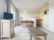 Domaine de Pont ROYAL between CIEL & LUBERON, well-maintained 40m2 top-floor apartment with panoramic views, terrace, and residential area with swimming pool