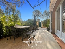 Domaine et golf de Pont Royal, fully renovated 67 m² house with air conditioning, attractive exterior, 2/3 bedrooms, bathroom and shower room, garden, residential swimming pool