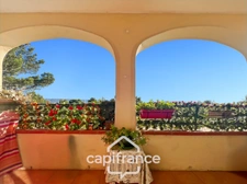 Appartement rare de 44m2 au DOMAINE DE PONT ROYAL / VUE DEGAGEE 1er ETAGE/ 3 CHAMBRES /1 SDB/1 SD'EAU/ PLACE DE PARKING