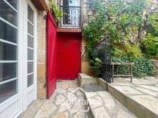 MERINDOL  MAISON DE CHARME, cour extérieure et roof top,2 chambres, 1 pièce,  1 bureau, 1 cave,  au cœur du village  A DECOUVRIR ! 