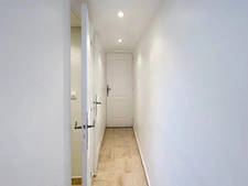 VILLA  AU COEUR DU DOMAINE de PONT ROYAL de 141 m2 avec dépendance, un espace extérieur de 664 m2,piscine, jardin paysager et  naturel, pièce supplémentaire de 24 m2 , places de stationnement , 