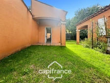 Maison individuelle et familiale de 165 m2, 7 pièces, située à  ALLEINS proche Salon de Provence établie sur un terrain de 945m² avec  piscine et dépendances