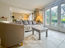PONT ROYAL ESTATE AND GOLF COURSE: Charming single-story villa on a 524 m² plot, 3 bedrooms, swimming pool, garage + parking space 