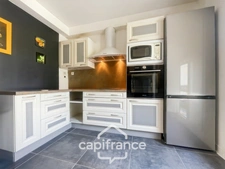 Welcome to your new elegant family villa at Domaine et Golf de Pont Royal, 4 bedrooms, 110 m2, garden 556 m2 