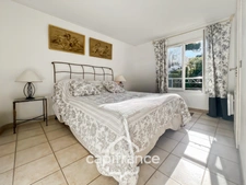 PONT ROYAL GOLF COURSE: Charming, light-filled bastide of 140 m² set on a 657 m² plot, 4 bedrooms including a master suite, 2 bathrooms, swimming pool, double garage